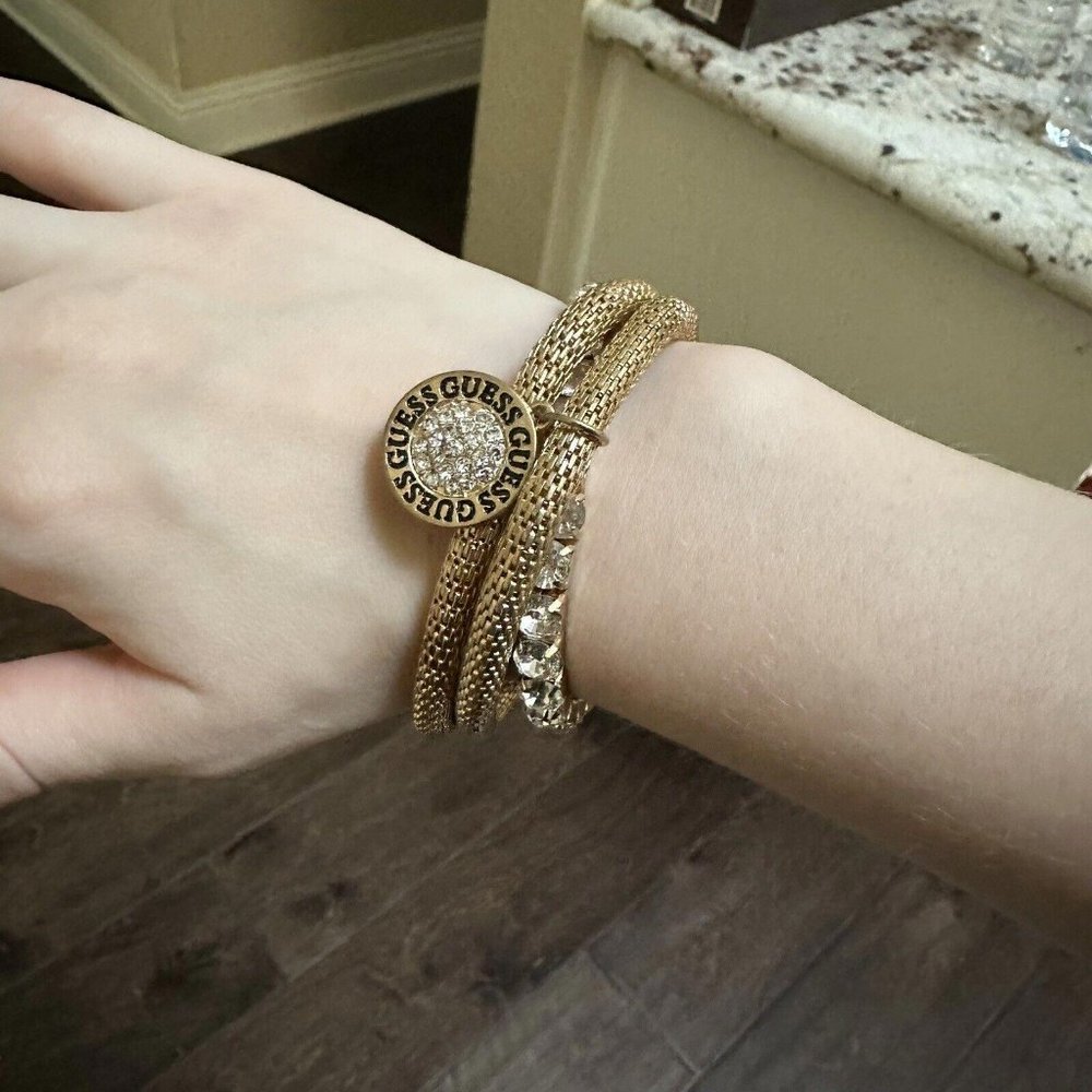 Guess Multi Strand Interlocked Stretchy Bracelet Gold Tone & Rhinestone 7 Inch